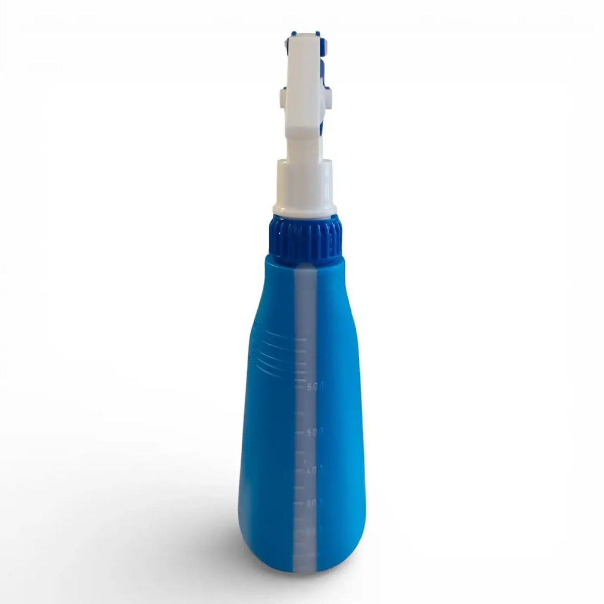 Dreiturm sprühflasche leerflasche blau mit weißem sprühkopf und messskala aus plastik