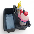 Schwarze floorstar tragebox caddy aus kunststoff mit unterteilten fächern für sprays und blaues mikrofasertuch