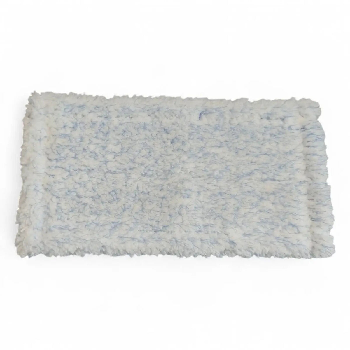 Soft, flauschiger weißer und hellblauer microfaser handpad von glanzmeister mit plüschiger struktur