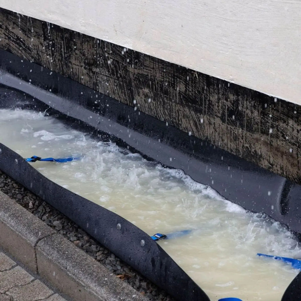 Hermes auffangwanne 3.0 schwarze kunststoff wasserwanne mit blauen schwimmenden elementen innen