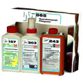 Set aus drei keramik-pflegeprodukten in weißen und roten flaschen mit orangener dose ceramic line von mapei