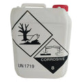 Weißer kunststoff-chemikalienbehälter hmk r160 schimmel-ex mit rotem deckel und schwarzen ätzgefahr-etiketten