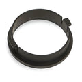 Schwarzer klickring aus plastik mit zwei kerbenden tabs zur sicheren befestigung für saugschlauch 32mm
