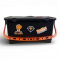 Schwarzer plastik eimer mit orangenem griff und Maykker logo 22 liter volumen