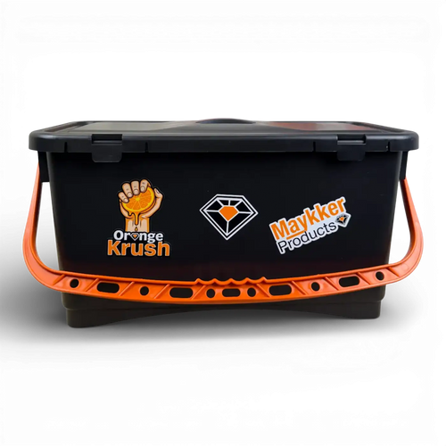 Schwarzer plastik eimer mit orangenem griff und Maykker logo 22 liter volumen