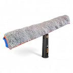 Gray plush microfiber einwascherkopf mit blau orange akzenten auf schwarzem mopmaster griff im maykker python set