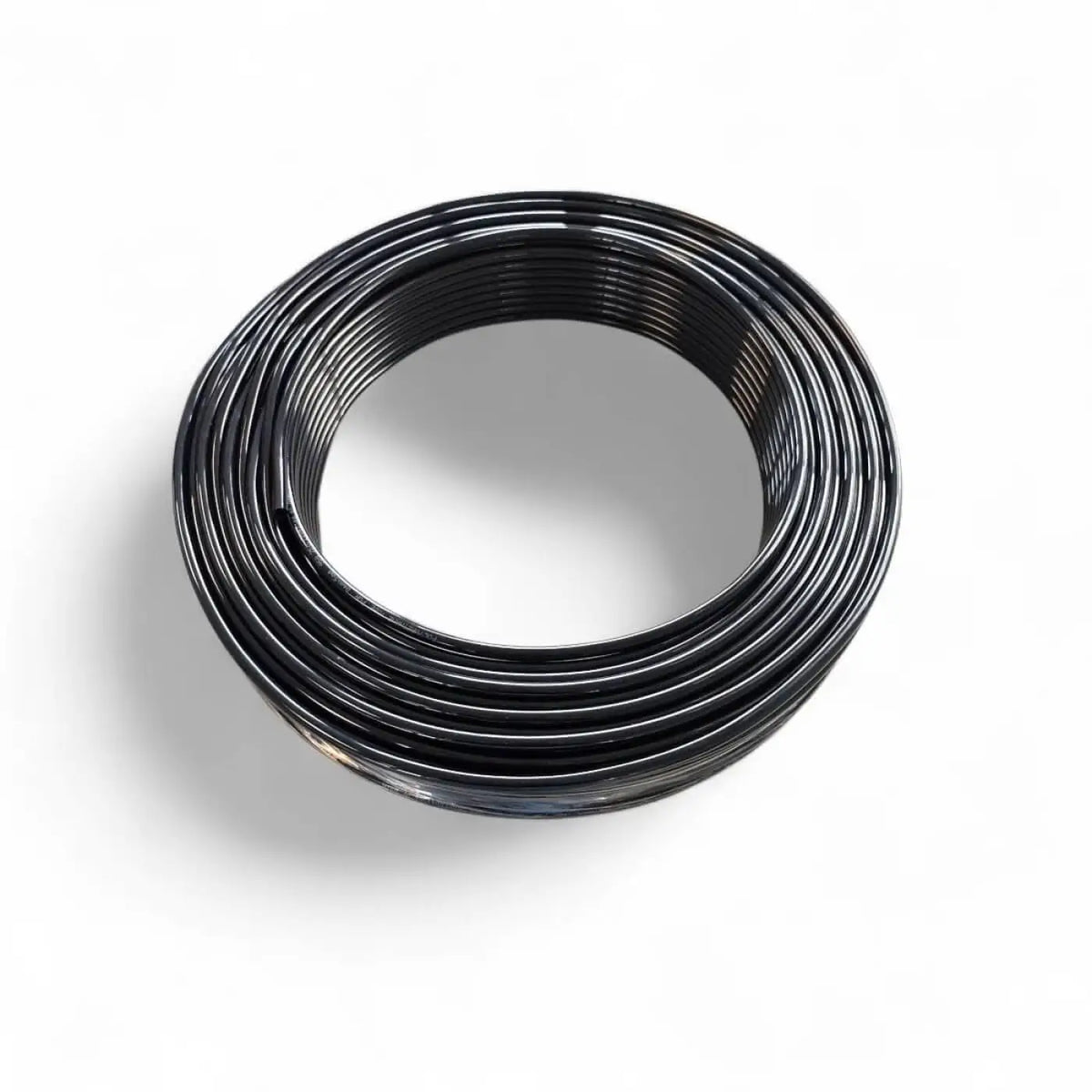 Coiled milury wasserschlauch schwarz 50 meter aus metall draht in kreisförmiger form gewickelt