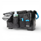 Schwarzer plastik-eimer mit angebrachtem schwarzem stoff-organizer mit mehreren taschen und blauem griff moerman bucket organizer werkzeugtasche