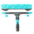 Turquoise und schwarze liquidator 2.0 excelerator squeegee mit plüsch-mikrofaserkopf für effizientes fensterputzen