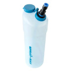 Lightblaue transparente Kunststoffflasche moerman spray-ray mit passendem blauen Deckel und schwarzem Ausguss
