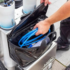 Osmobil max 750 liter osmoreanlage mit schwarzer, glänzender stofftasche mit robusten griffen und reißverschlussverschluss
