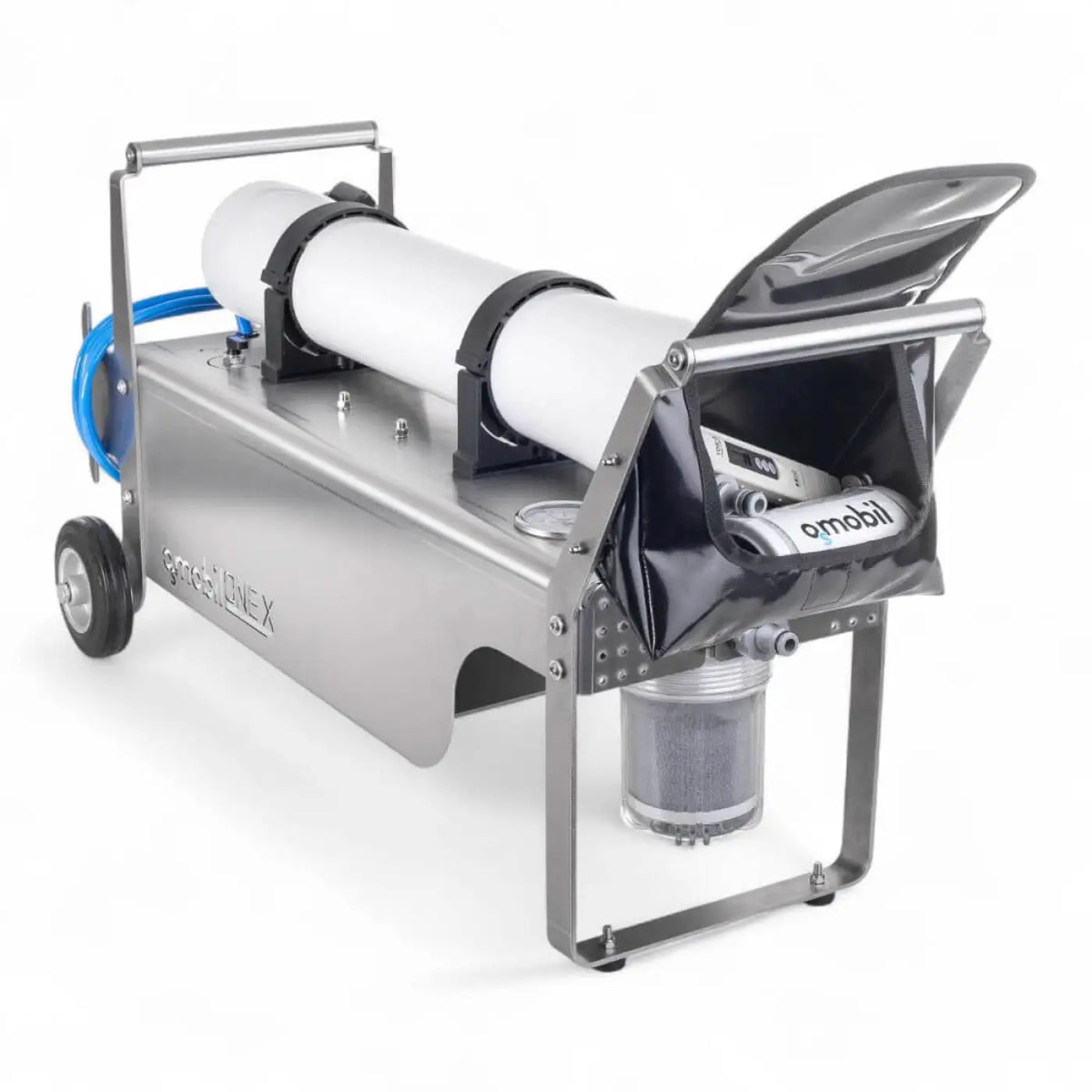 Silberner edelstahl wasseraufbereitungskarren osmobil one x mit weißen zylindertanks und transparentem filter für glas fachaden und pv reinigung