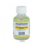 Eine klare glasflasche mit weißem schraubverschluss enthält blassgrüne solufresh sensitiv duftkonzentratlösung 100 ml