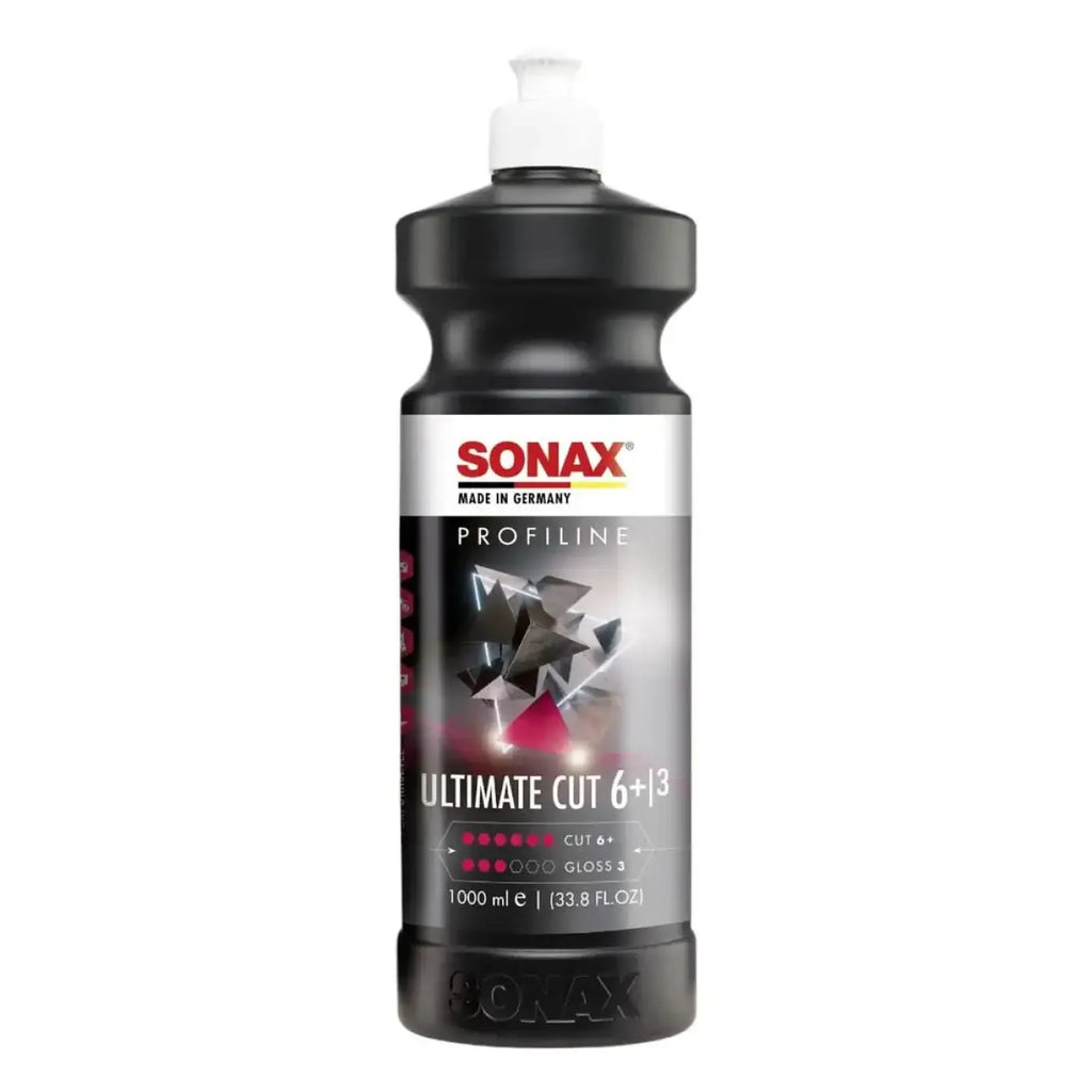 Schwarze plastikflasche sonax profiline ultimate cut 6 plus 13 autopflege mit weißem pumpenspender