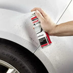 Hand hält rote und weiße sonax teerentferner 300ml spraydose für autopflege und detailing