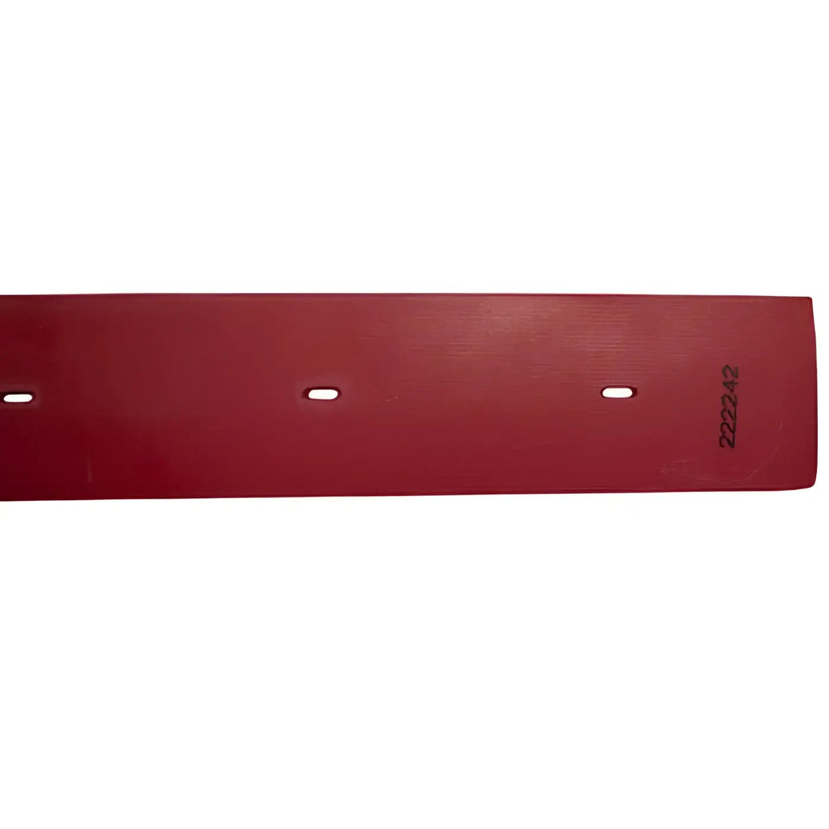 Rotes rechteckiges metallblatt mit drei ovalen öffnungen und seriennummer rückseite tennant abstreiferblatt hinten t5680 linatex