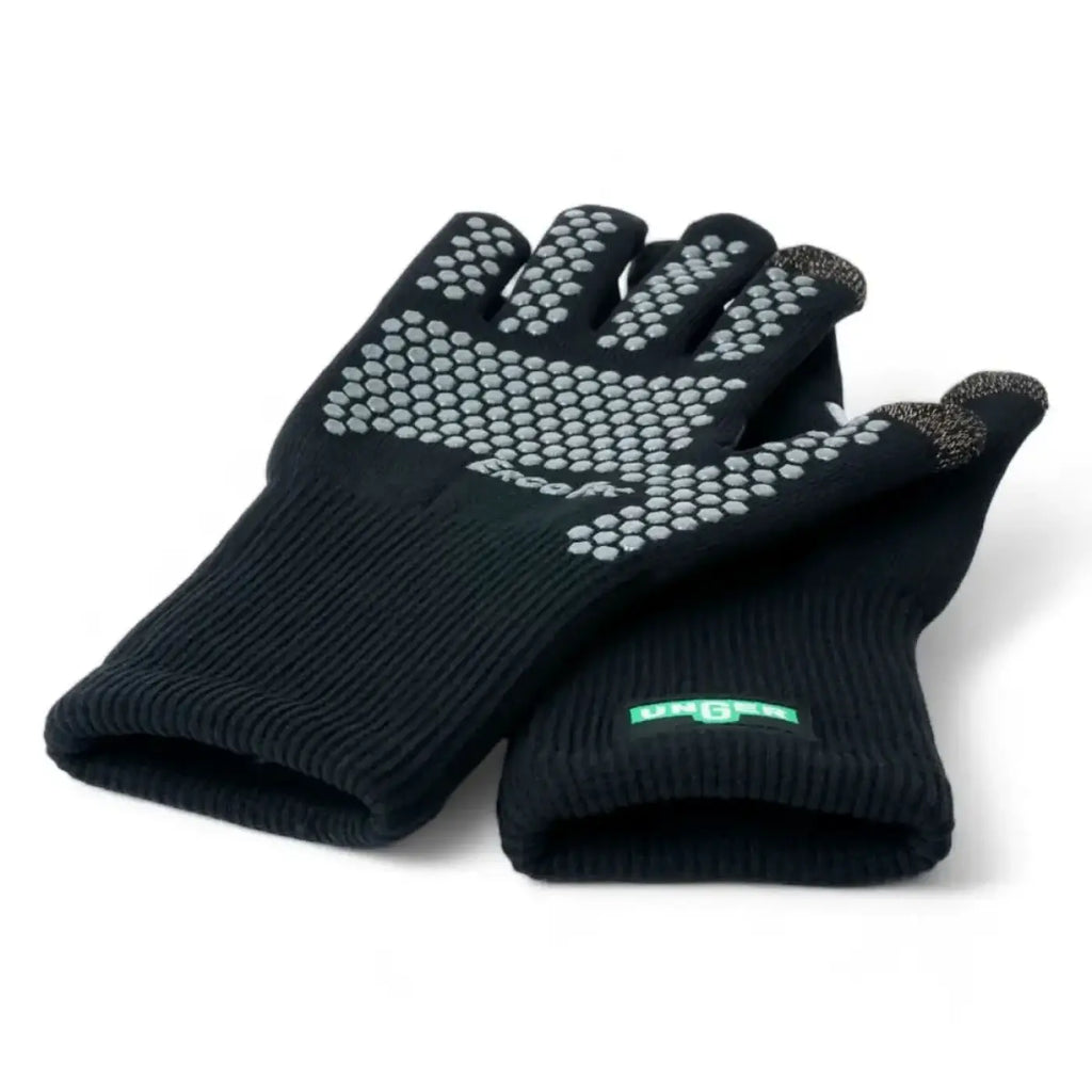 Unger ergotec glasreinigungshandschuhe glon schwarze gestrickte handschuhe mit grauen hexagonalen griffpunkten und grünem logo am handgelenk