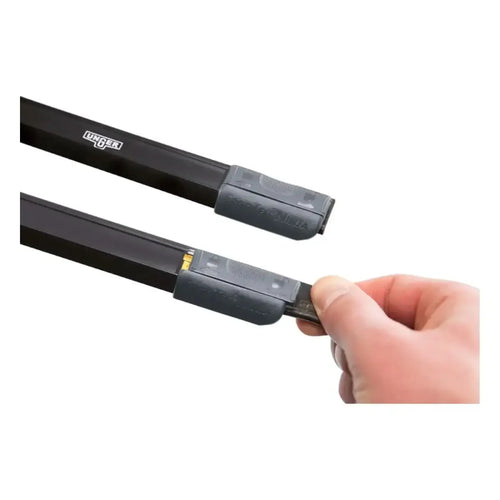 Schwarze wischerblätter von lumberg mit grauen kunststoffverbindern für unger ergotec ninja aluminium schiene ac