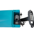 Türkisfarbene industrielle bodenreinigungsmaschine wetrok duomatic intense 50 standard mit schwarzem griff und digitalanzeige